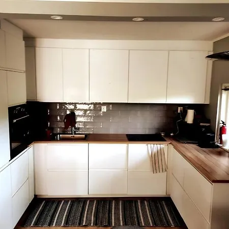 Koselig I Gangavstand Til Ullernasen T-bane Stasjon Осло